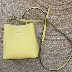 COACH Vintage Original Tan / Yellow Small Bucket Bag, Cowhide, No. E6B-4920